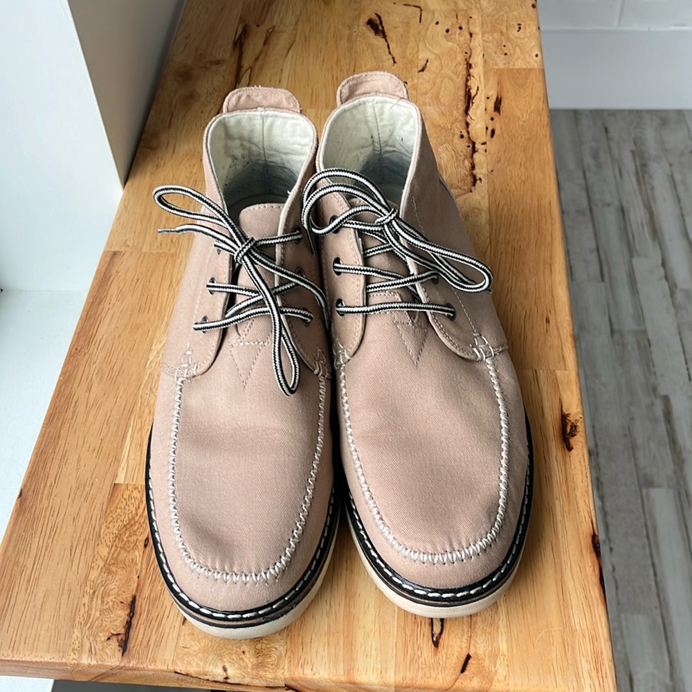Toms Men’s Fashion Shoes. Khaki Tan.
